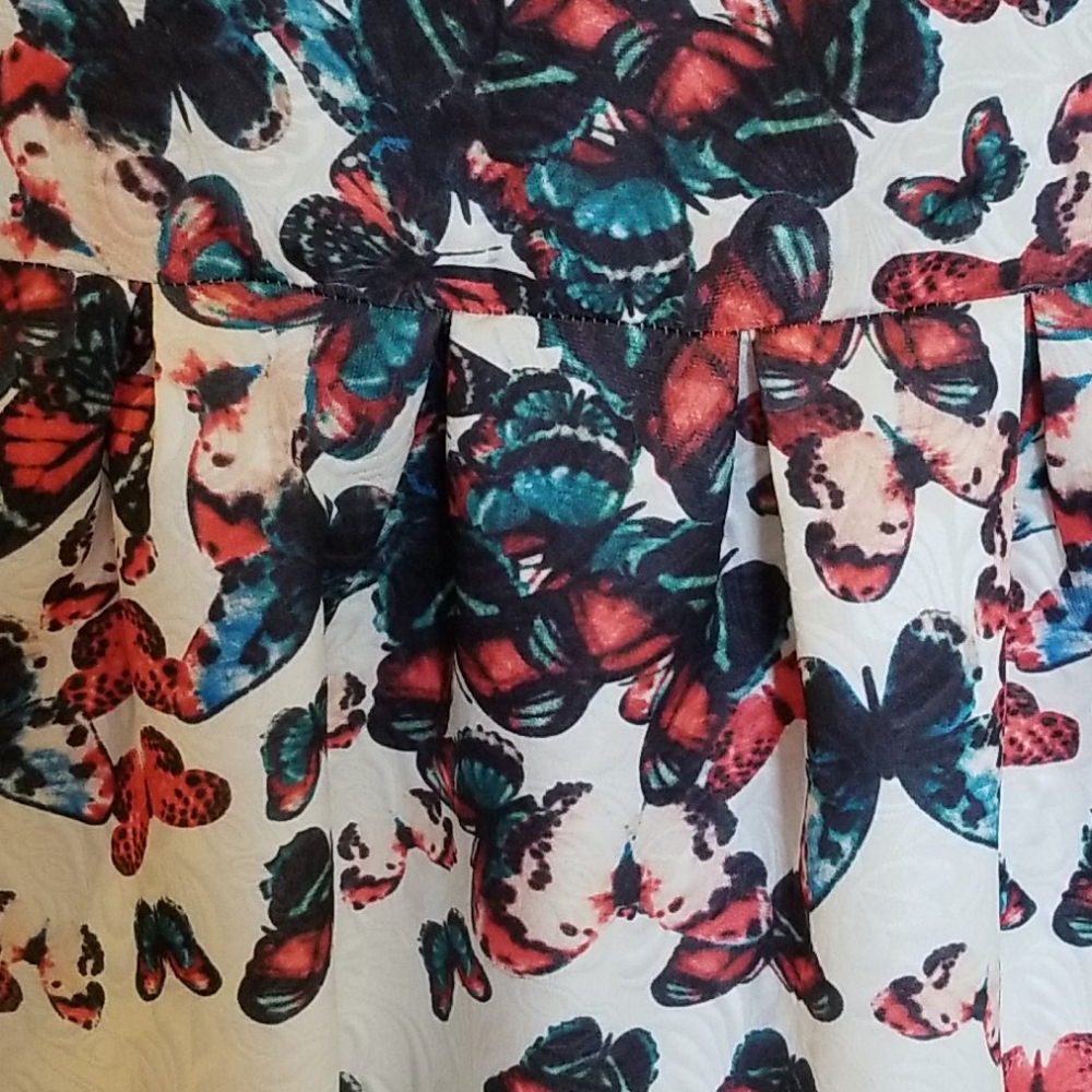 Cute Butterfly Dress White Size Small - Picture 3 of 7